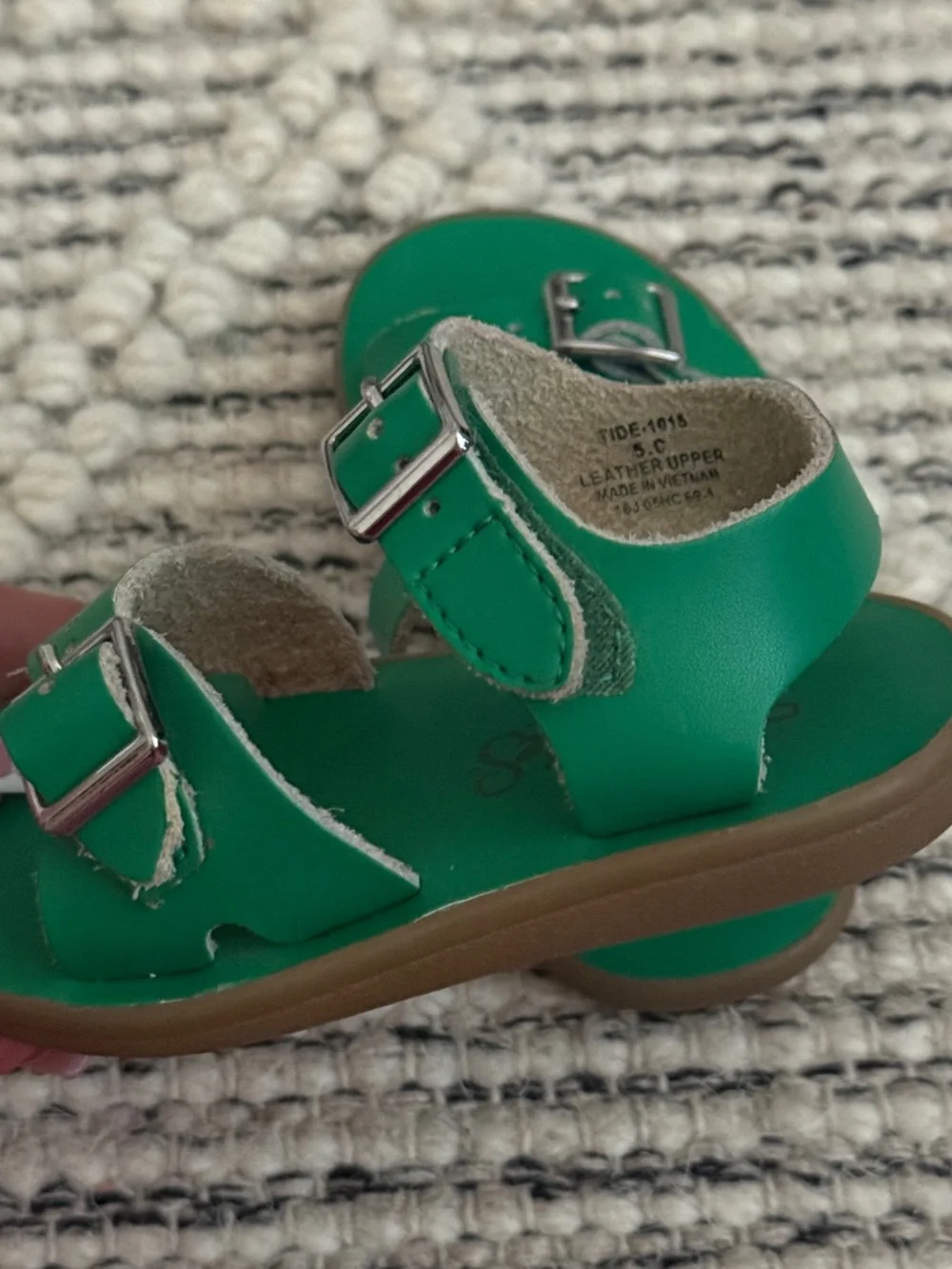 Kelly Green Footmates Leather Sandals size 5